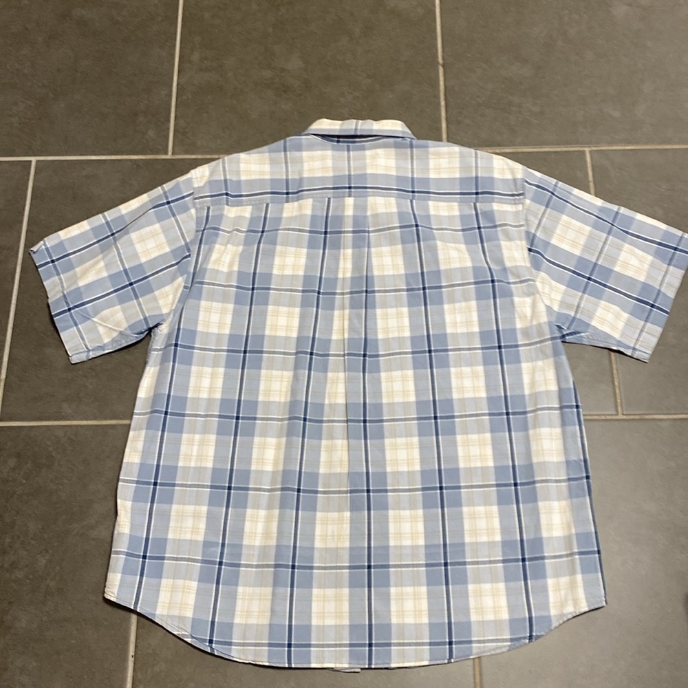 Carhartt short sleeved button down. Size XL - Picture 5 of 5